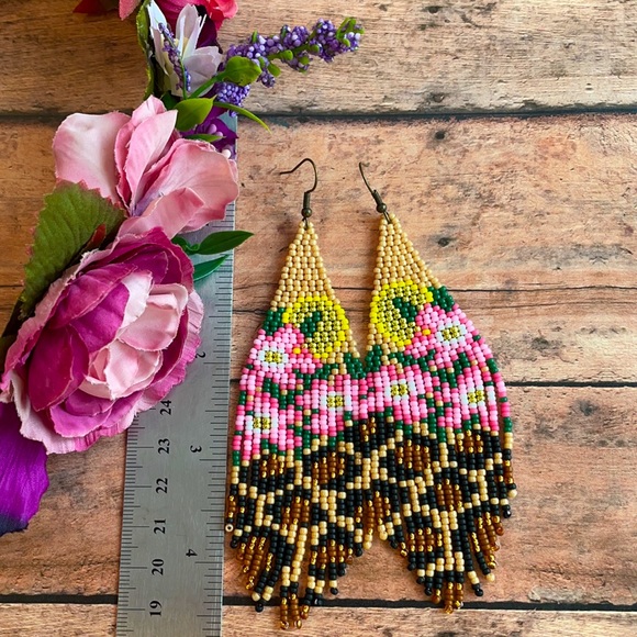 Leopard beaded earring - Picture 5 of 5